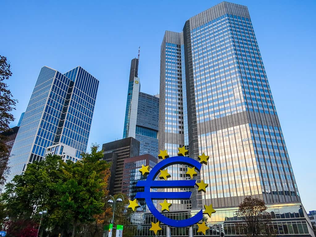 ECB pushes for digital euro