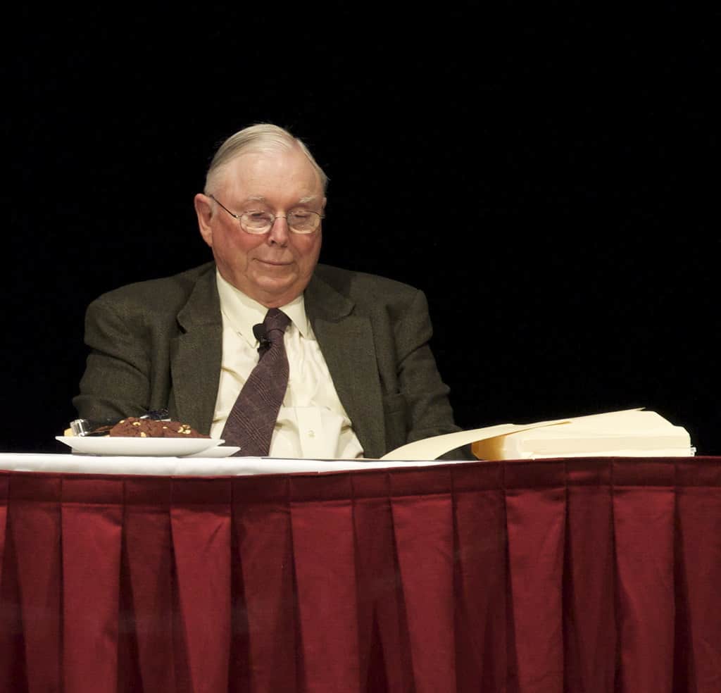 Billionaire Charlie Munger says FIAT currencies are heading for zero
